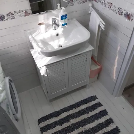 Apartment Wanderer 1