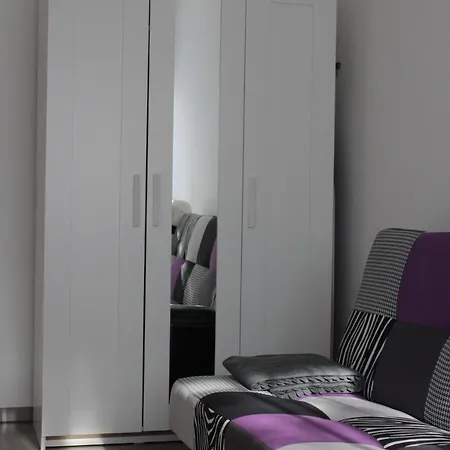 Apartment Wanderer 1